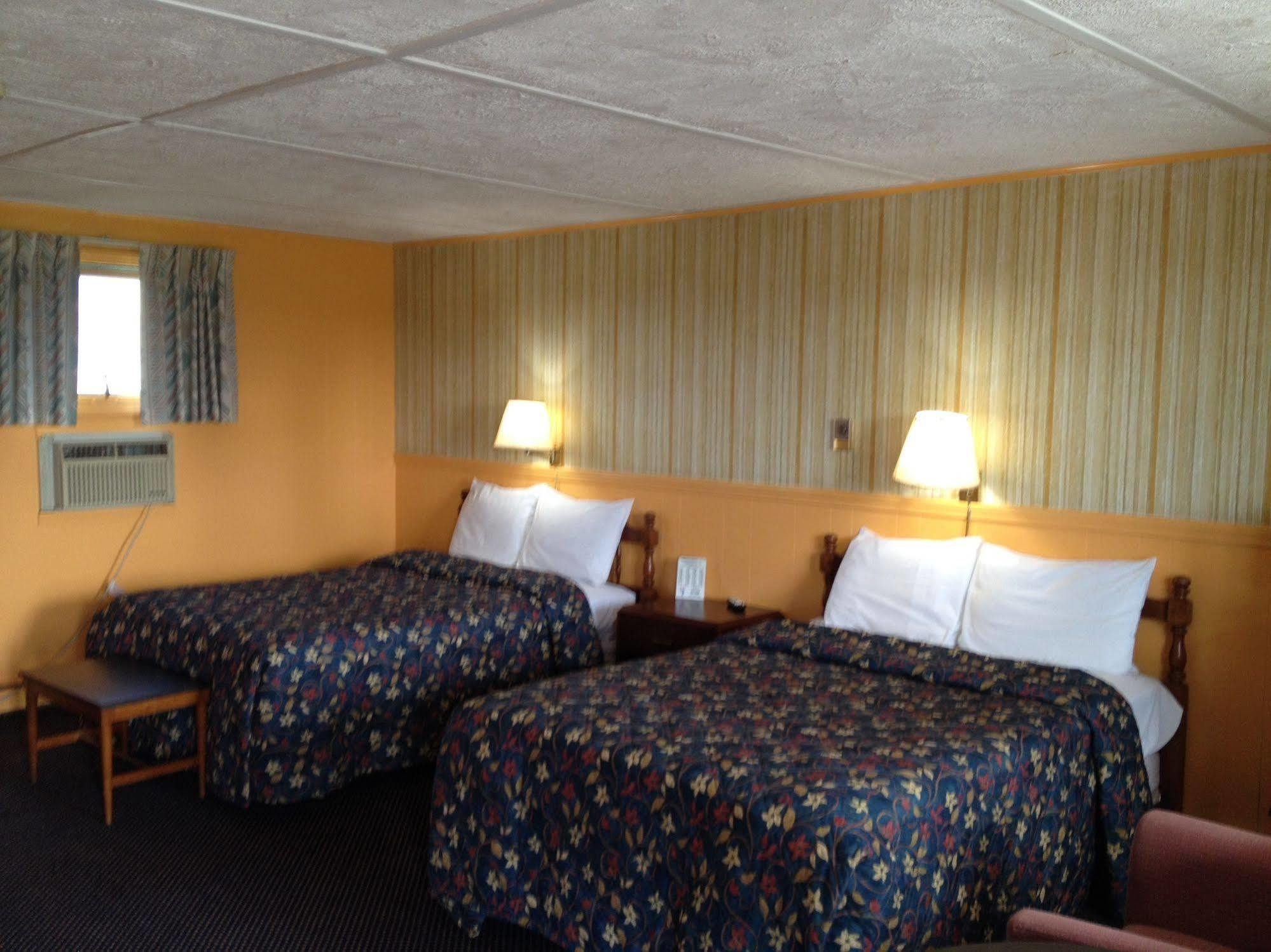 Timberly Motel Gaylord Exterior photo