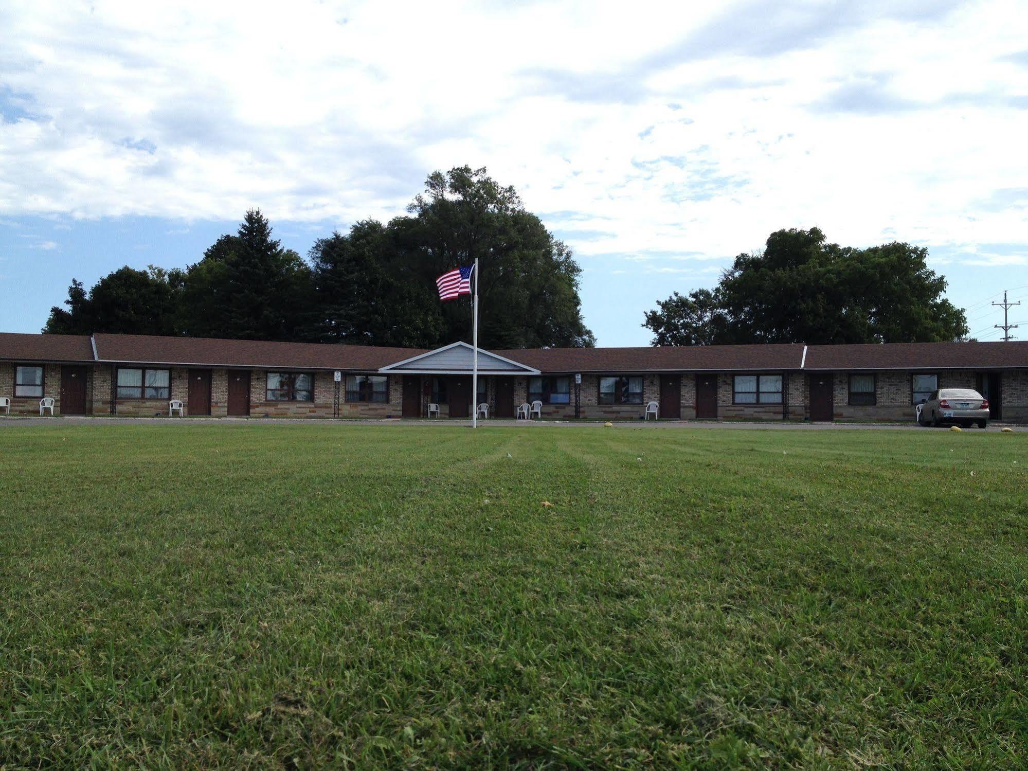 Timberly Motel Gaylord Exterior photo